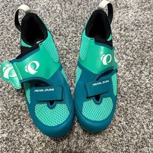 Pearl Izumi women’s cycling shoes
